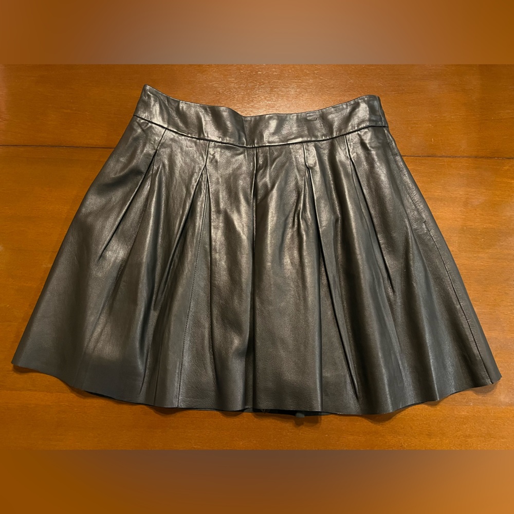 Banana Republic Black Lambskin Leather Pleated Skirt Size 8